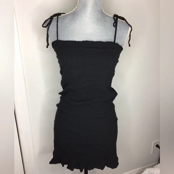 Kendall & Kylie Dresses | Kendall & Kylie Ruched Black Mini Dress | Color: Black | Size: M | Jkinalis's Closet